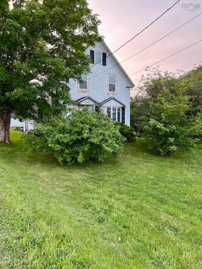 1042 Highway 335 — photo 2
