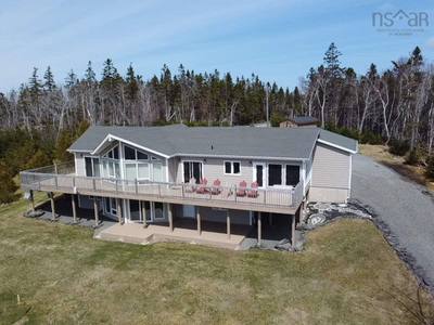 476 Maple Drive — photo 3