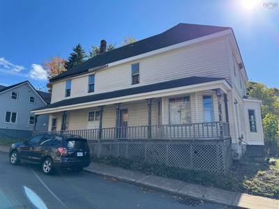 207 Maclean Street — photo 2