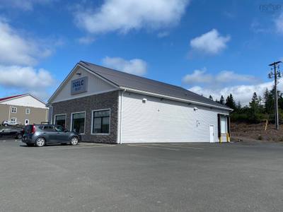 10018 Highway 16 — photo 2