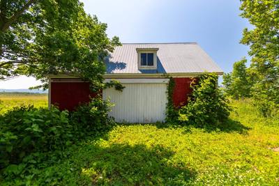 645 Leonard Road — photo 4