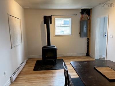 46 Mann Avenue — photo 3