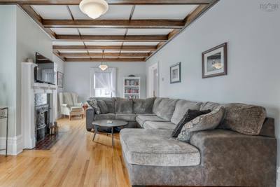 56 Montague Street — photo 8