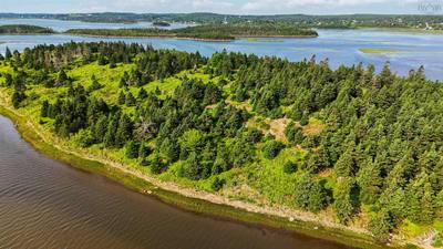 Maclellon Island — photo 3
