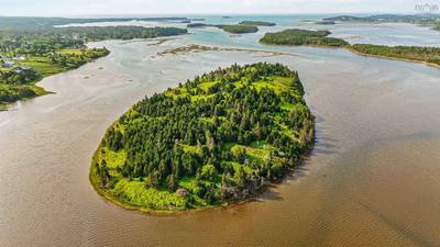 Maclellon Island — photo 7