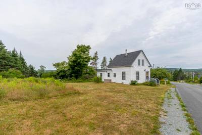 140 Hartling Road — photo 6