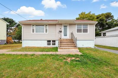 81 Adelaide Avenue — photo 2
