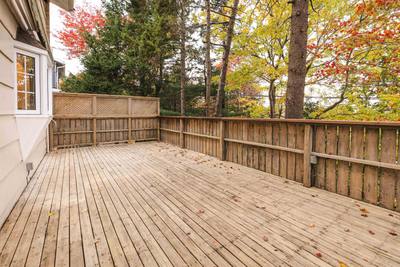 43 Deepwood Crescent — photo 4