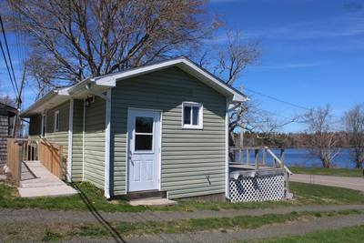 638 French Road — photo 4