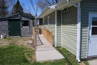 638 French Road — photo 5