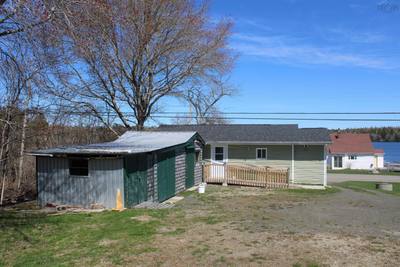 638 French Road — photo 8