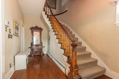 22 Baker Street — photo 2