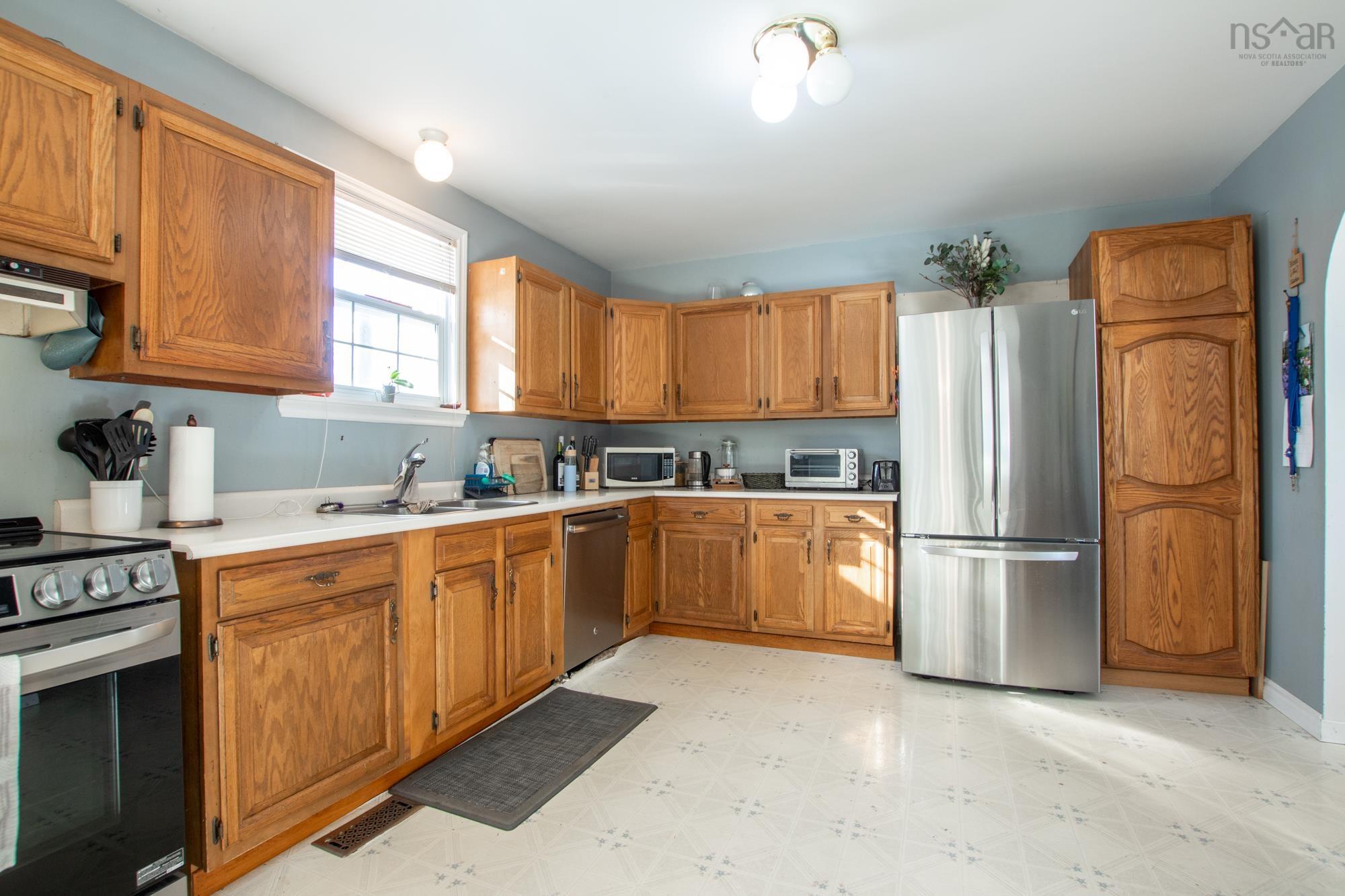 76 James Roy Drive — photo 4
