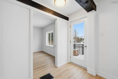48 Johnson Avenue — photo 5