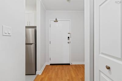 15 Langbrae Drive #403 — photo 2