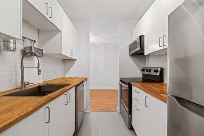 15 Langbrae Drive #403 — photo 5