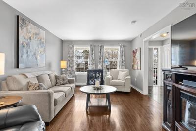 25 Aster Court — photo 4