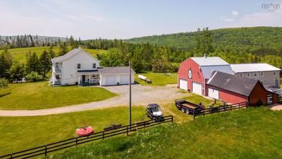 2569 Highway 2 — photo 3