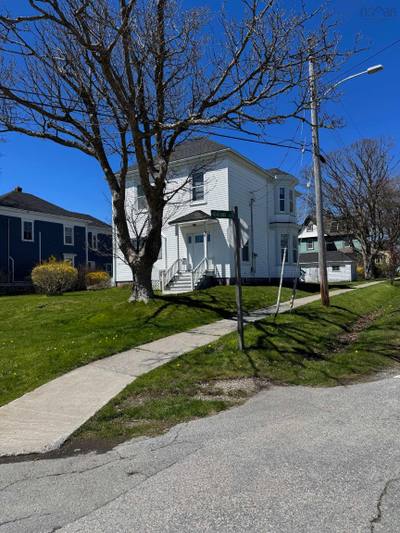 48 Albert Street — photo 2