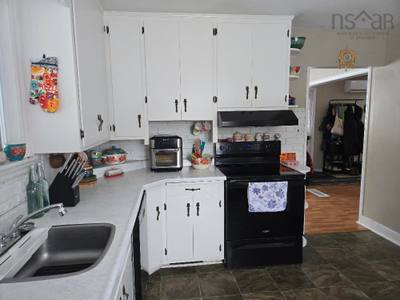 95 Higgins St — photo 4
