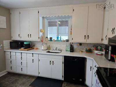95 Higgins St — photo 5