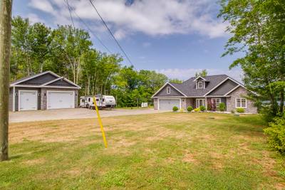 405 Townshipline Road — photo 3