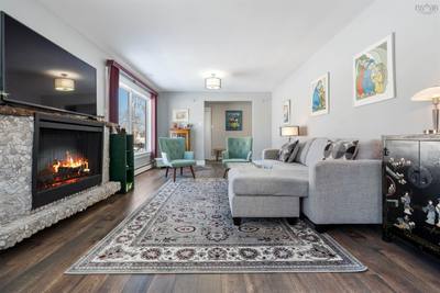209 Louise Street — photo 8