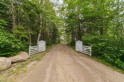 170&166 Laura's Lane — photo 4