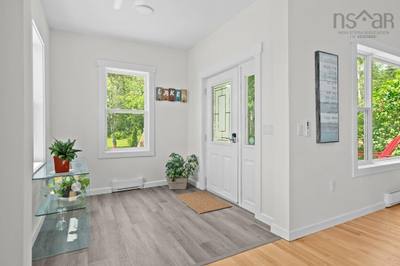 170&166 Laura's Lane — photo 8