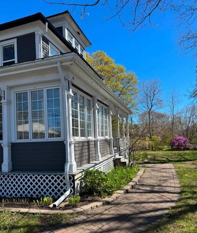 1484 Bridge Street — photo 2