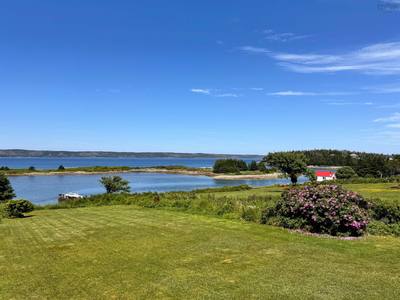 48 Seaview Drive — photo 2