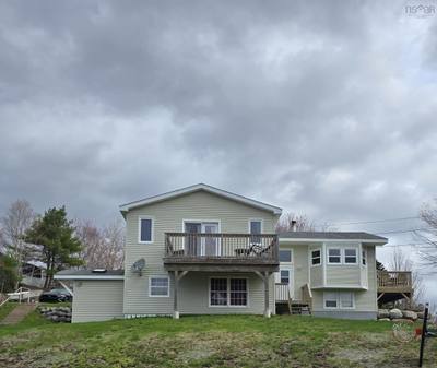 19 Bond Drive — photo 2