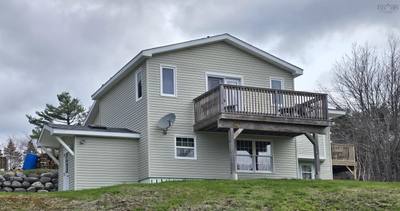 19 Bond Drive — photo 4