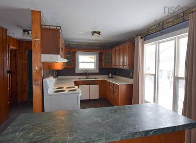 8 Allan J Memorial Avenue — photo 2