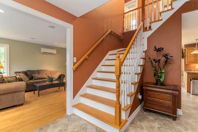 16 Valerie Court — photo 8