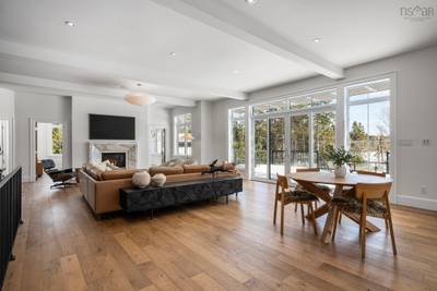1006 Mccabe Lake Drive — photo 3