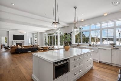 1006 Mccabe Lake Drive — photo 5