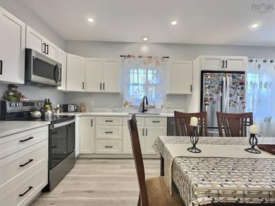 518 Truro Heights Road — photo 5
