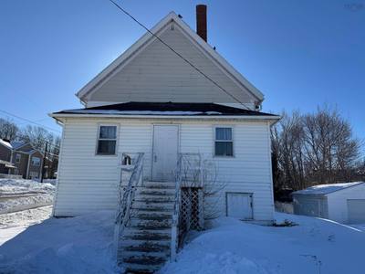 542 Upper Prince Street — photo 2
