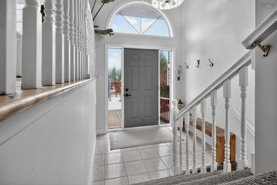 38 Charles Mead Drive — photo 3