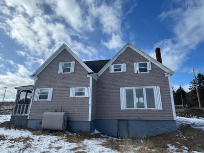 1 Hillside Boularderie Road — photo 4