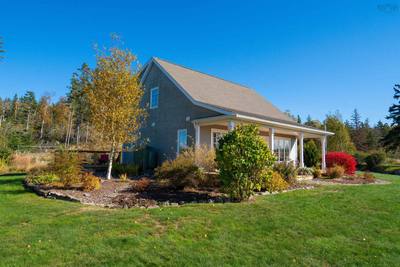 893 Two Islands Road — photo 3
