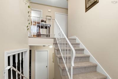 55 Oakmount Drive — photo 4