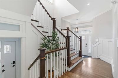 60 Amesbury Gate — photo 3