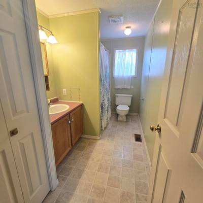 21 Parkwood Avenue — photo 8