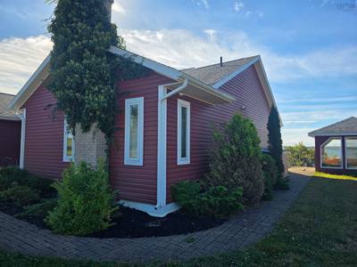 11 Wharf Road — photo 4