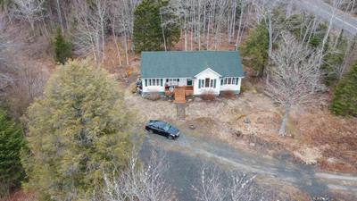 688 East Uniacke Road — photo 4
