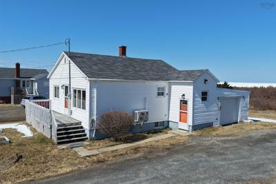 174 Maclean Street — photo 4