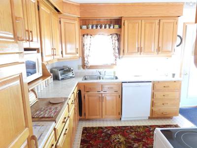 188 Seaman Street — photo 4