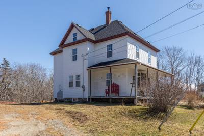 1 Belleville Road — photo 2